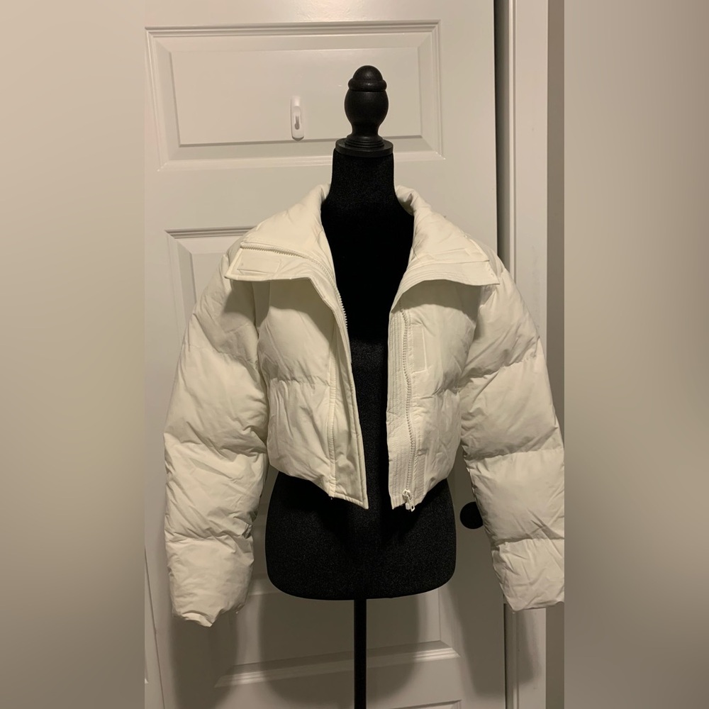 SHEIN White Cropped Puffer Jacket